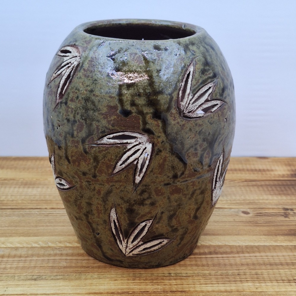 Northern Lights Candles Leaf Openings  CandleVase, Olive & Caramel color 6.5"‎